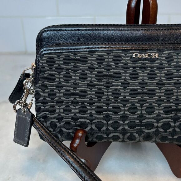 COACH Madison Needlepoint Signature Op Art Double Zip Wristlet Wallet 50392 - Picture 2 of 15